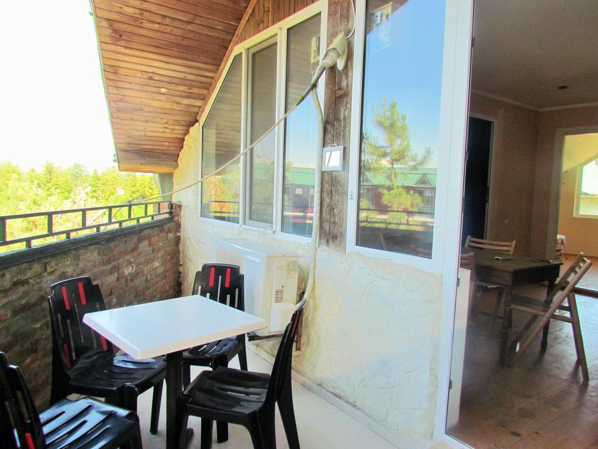 Old House Hotel Ureki Bagian luar foto